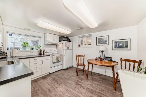 3919 Centre B Street Nw, Calgary, AB - Indoor Photo Showing Kitchen