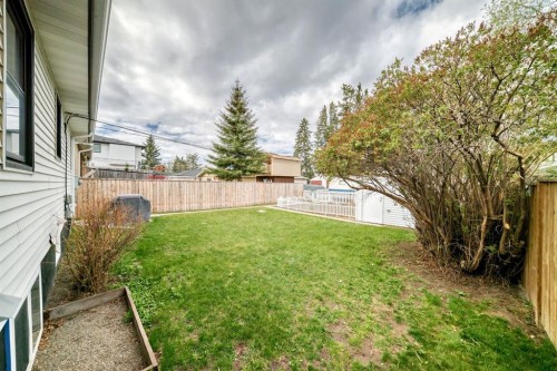 3919 Centre B Street Nw, Calgary, AB - Outdoor