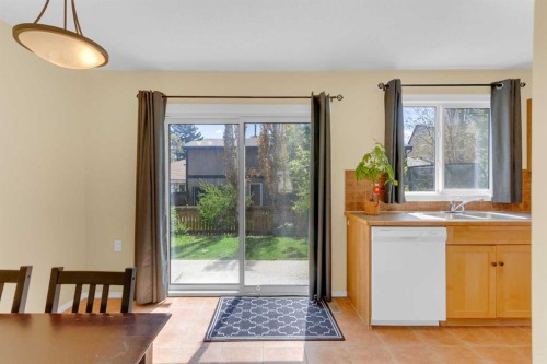 403 Cannington Close Sw, Calgary, AB - Indoor