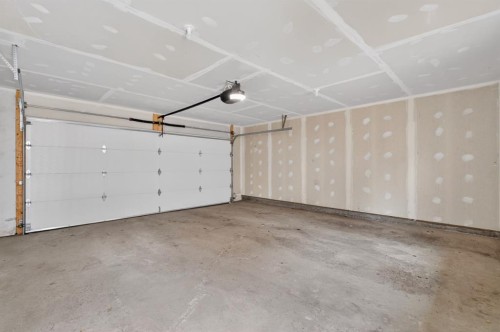 2506 20 Street Sw, Calgary, AB - Indoor Photo Showing Garage