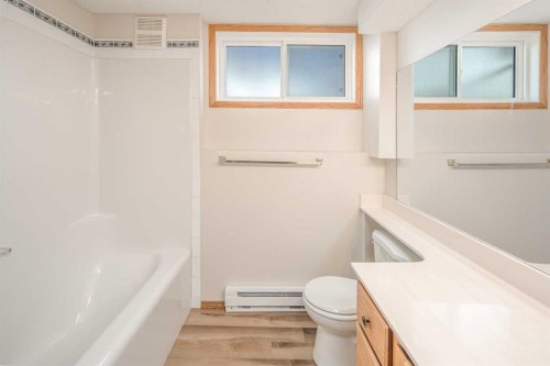 149 Sceptre Court Nw, Calgary, AB - Indoor Photo Showing Bathroom