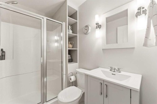 74 Evercreek Bluffs Road Sw, Calgary, AB - Indoor Photo Showing Bathroom