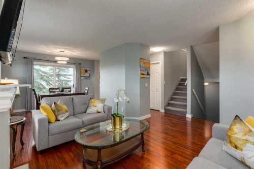 126 Harvest Gold Place Ne, Calgary, AB - Indoor Photo Showing Living Room