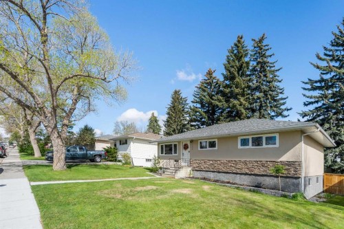 304 Blackthorn Road Nw, Calgary, AB - Outdoor