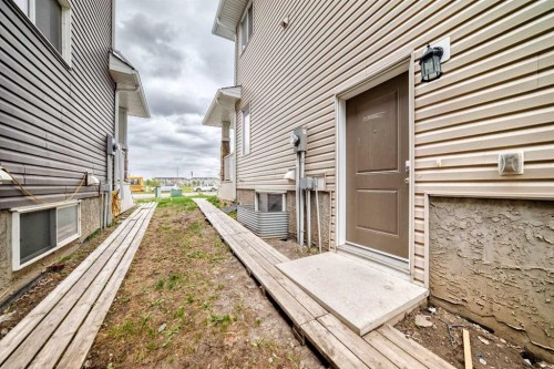 101 Redstone Drive Ne, Calgary, AB - Outdoor