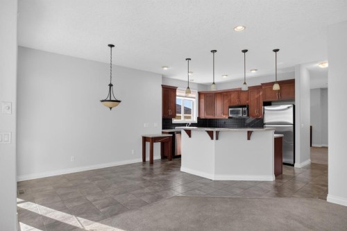 14 Discovery Woods Villas Sw, Calgary, AB - Indoor Photo Showing Kitchen