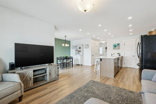231 Kingsbridge Road Se, Airdrie, AB - Indoor Photo Showing Living Room