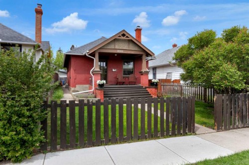 2003 26A Street Sw, Calgary, AB - Outdoor