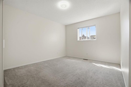 204-760 Railway Gate Sw, Airdrie, AB - Indoor Photo Showing Other Room