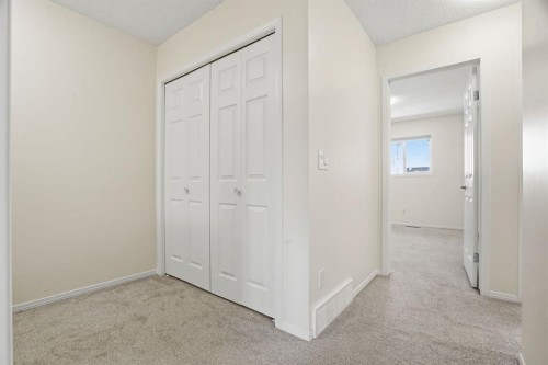 204-760 Railway Gate Sw, Airdrie, AB - Indoor Photo Showing Other Room