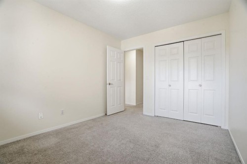 204-760 Railway Gate Sw, Airdrie, AB - Indoor Photo Showing Other Room