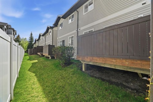 204-760 Railway Gate Sw, Airdrie, AB - Outdoor With Exterior