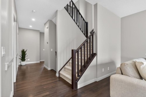 94 Evansdale Common Nw, Calgary, AB - Indoor Photo Showing Other Room