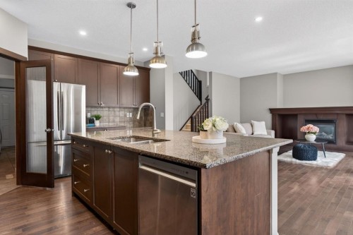94 Evansdale Common Nw, Calgary, AB - Indoor Photo Showing Kitchen With Double Sink With Upgraded Kitchen