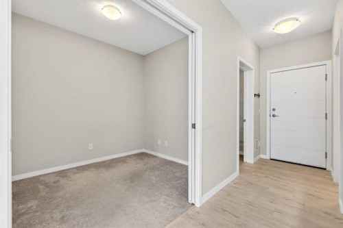 403-122 Mahogany Centre Se, Calgary, AB - Indoor Photo Showing Other Room