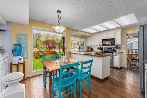51 Midvalley Crescent Se, Calgary, AB - Indoor
