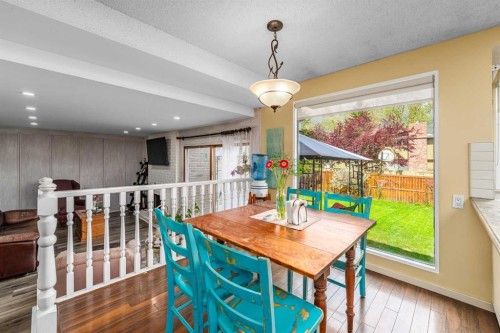 51 Midvalley Crescent Se, Calgary, AB - Indoor Photo Showing Dining Room