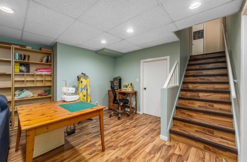 51 Midvalley Crescent Se, Calgary, AB - Indoor