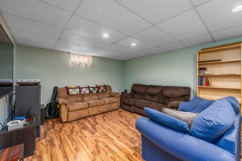 51 Midvalley Crescent Se, Calgary, AB - Indoor Photo Showing Other Room
