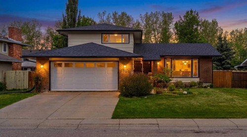51 Midvalley Crescent Se, Calgary, AB - Outdoor