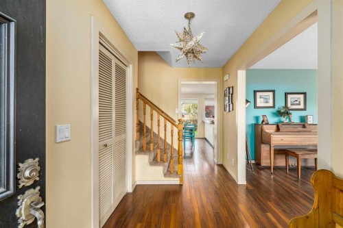 51 Midvalley Crescent Se, Calgary, AB - Indoor Photo Showing Other Room