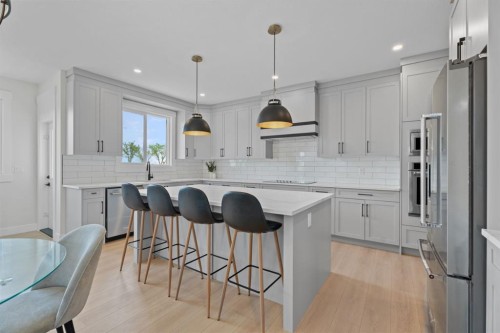26 Cimarron Estates Gate, Okotoks, AB - Indoor Photo Showing Kitchen With Upgraded Kitchen