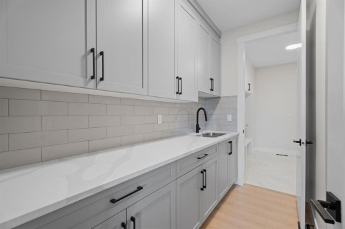 26 Cimarron Estates Gate, Okotoks, AB - Indoor Photo Showing Kitchen