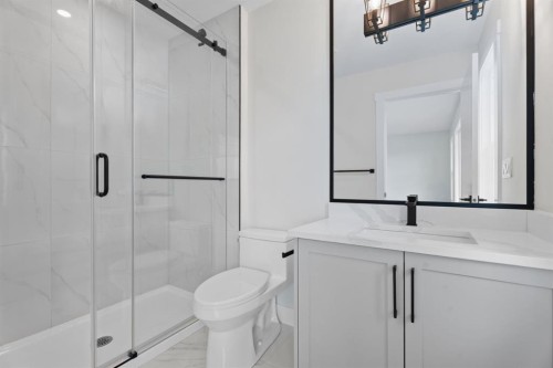 26 Cimarron Estates Gate, Okotoks, AB - Indoor Photo Showing Bathroom