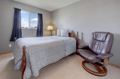 47 Martinvalley Way Ne, Calgary, AB - Indoor Photo Showing Bedroom