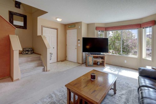 47 Martinvalley Way Ne, Calgary, AB - Indoor Photo Showing Living Room
