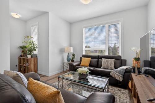 86 Evanscrest Manor Nw, Calgary, AB - Indoor Photo Showing Living Room