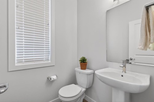 86 Evanscrest Manor Nw, Calgary, AB - Indoor Photo Showing Bathroom