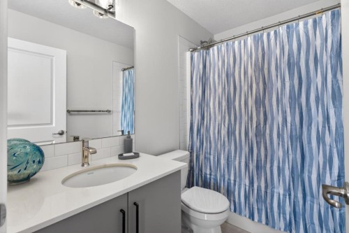 86 Evanscrest Manor Nw, Calgary, AB - Indoor Photo Showing Bathroom