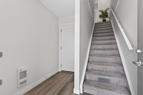 86 Evanscrest Manor Nw, Calgary, AB - Indoor Photo Showing Other Room