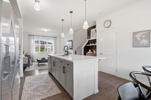 648 Walden Drive Se, Calgary, AB - Indoor