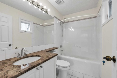 68 Catalina Circle Ne, Calgary, AB - Indoor Photo Showing Bathroom