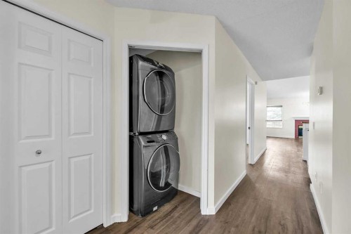 68 Catalina Circle Ne, Calgary, AB - Indoor Photo Showing Laundry Room