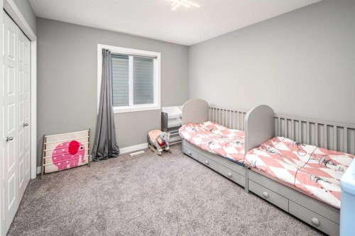 85 Legacy Glen View Se, Calgary, AB - Indoor Photo Showing Bedroom