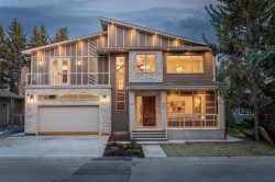 26 Varsplain Place NW Calgary, AB T3A 0C7