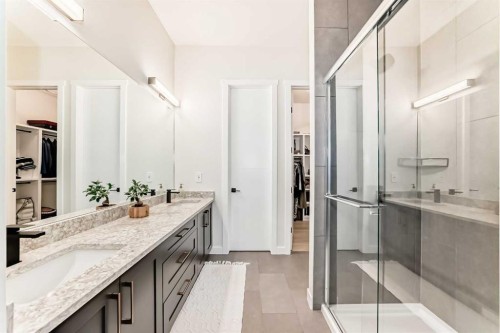 7 Wolf Crescent, Okotoks, AB - Indoor Photo Showing Bathroom