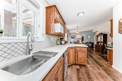 1 Ridge Drive, Rural Ponoka County, AB - Indoor Photo Showing Kitchen
