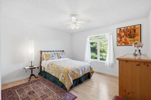 18 Varsity Estates Park Nw, Calgary, AB - Indoor Photo Showing Bedroom