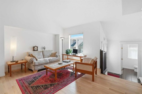 18 Varsity Estates Park Nw, Calgary, AB - Indoor Photo Showing Living Room
