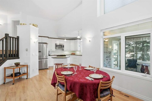 18 Varsity Estates Park Nw, Calgary, AB - Indoor Photo Showing Other Room