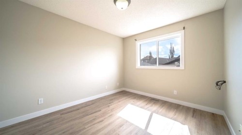 367 Copperfield Heights Se, Calgary, AB - Indoor Photo Showing Other Room