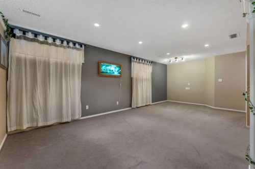 15 Saddletree Drive Ne, Calgary, AB - Indoor