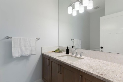 99 Ridge View Close, Cochrane, AB - Indoor Photo Showing Bathroom