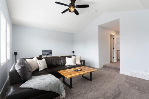 99 Ridge View Close, Cochrane, AB - Indoor Photo Showing Other Room