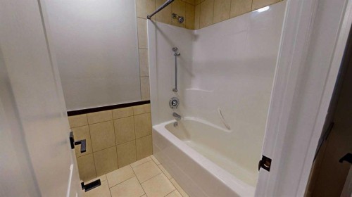 32 Carriere Crescent, Beaumont, AB - Indoor Photo Showing Bathroom