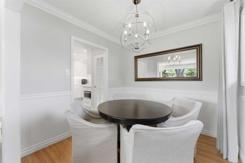128 78 Avenue Se, Calgary, AB - Indoor Photo Showing Dining Room